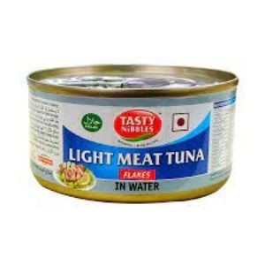 Tasty nibbles light meat tuna flakes in water 185g