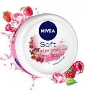Nivea Soft Berry Blossom 100Ml